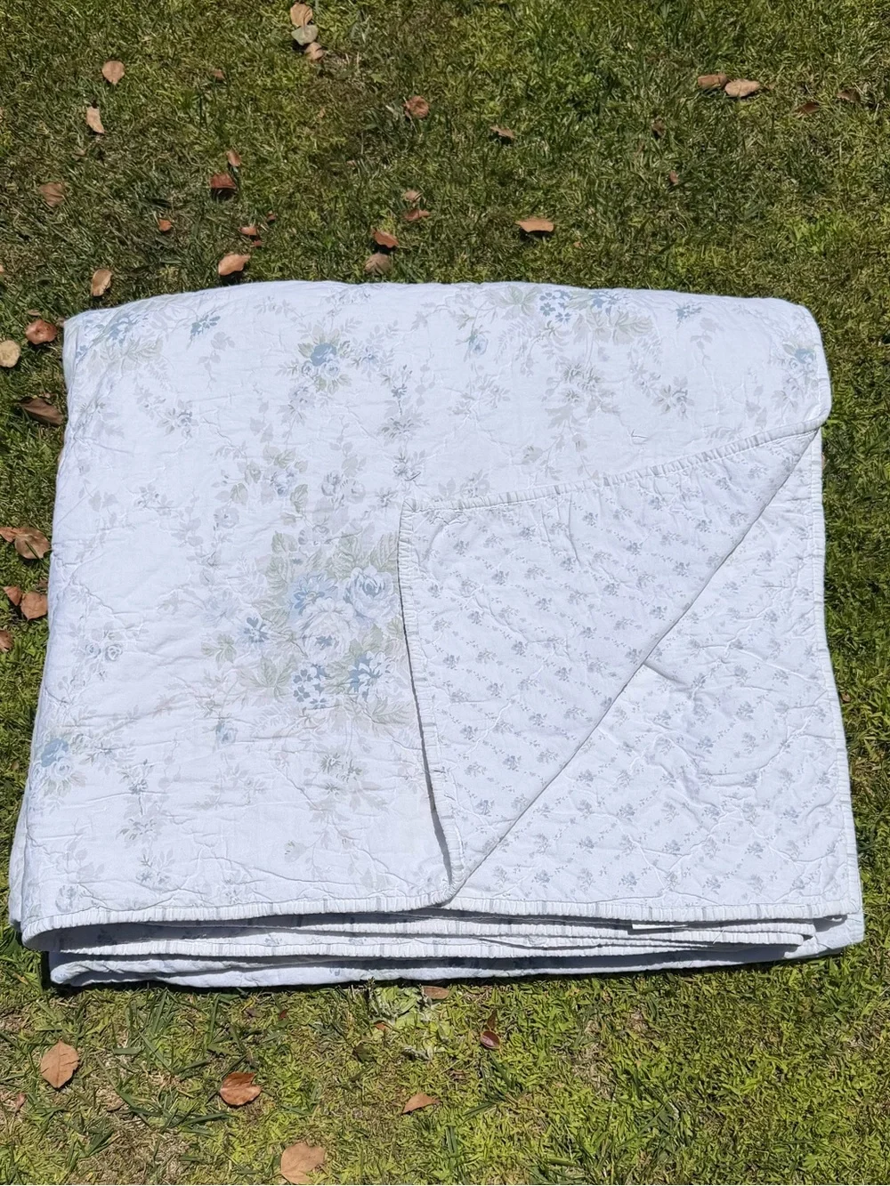 Simply Shabby Chic British Rose 2-Piece King Quilt Set Reversible Blue Gray GUC